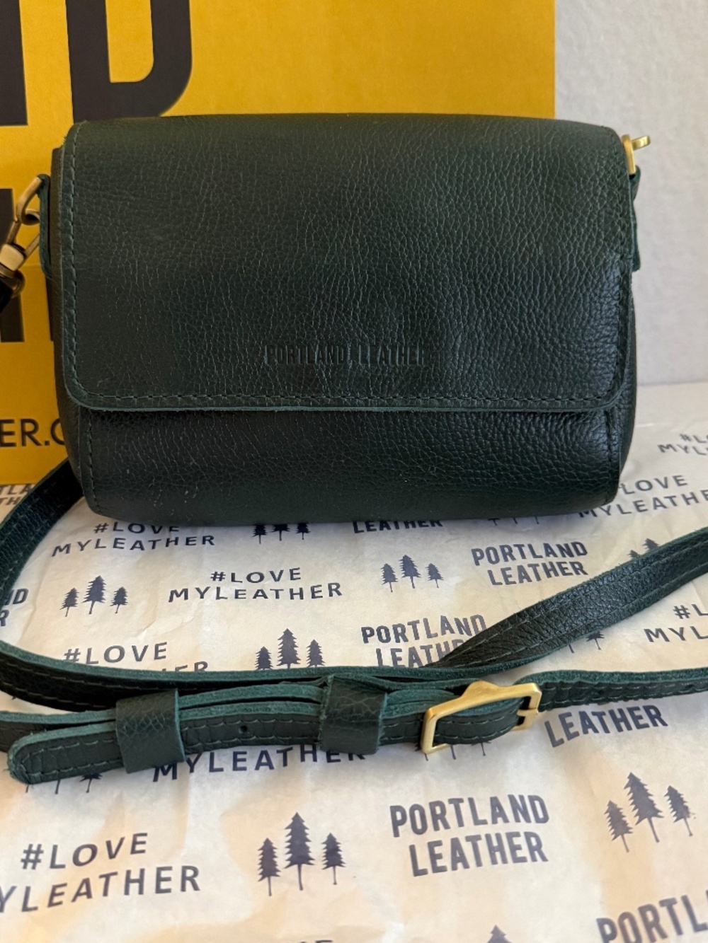 Portland Leather Goods PLG Mini Metro Crossbody in Pebbled Forest Green EUC
